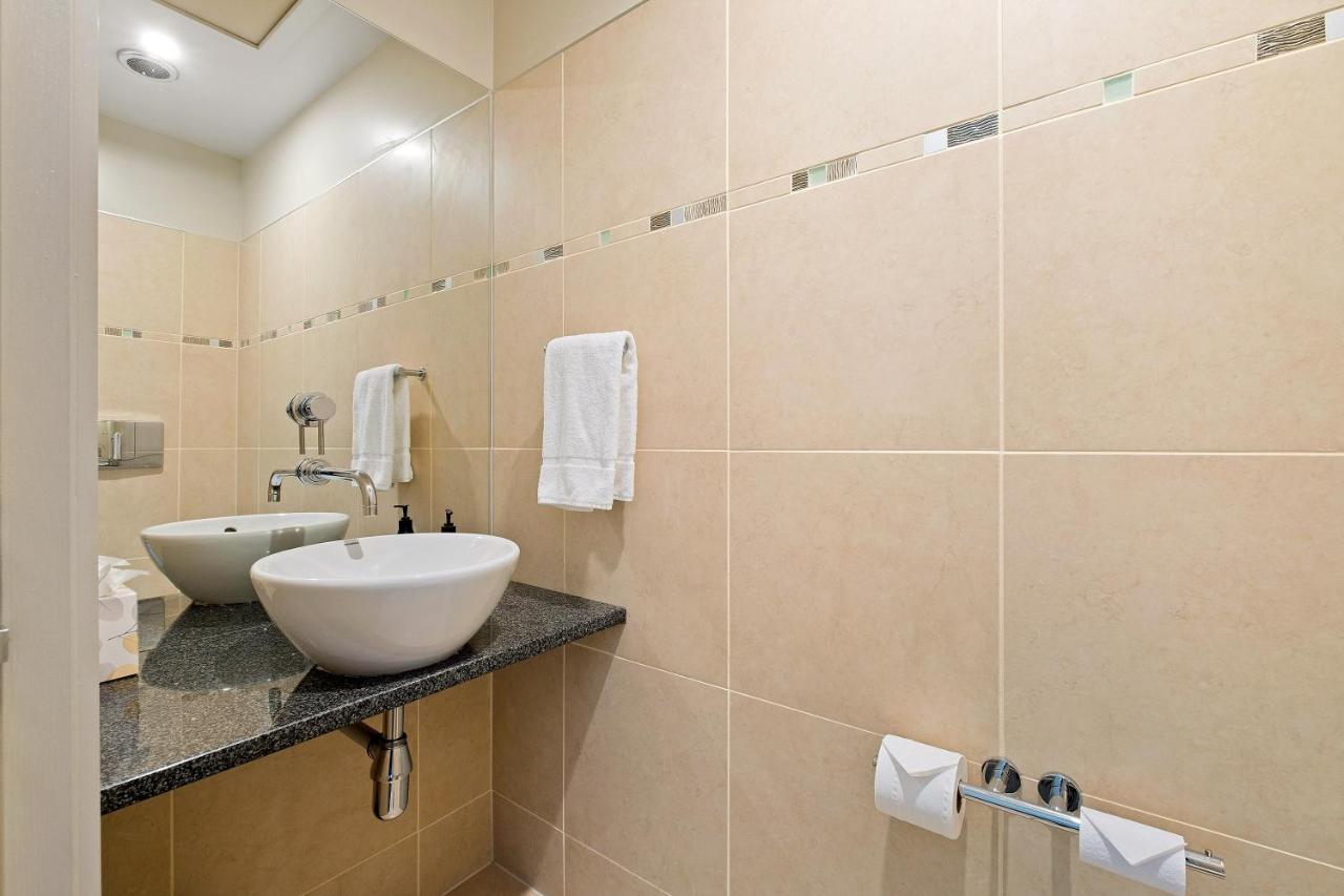 Luxury Lakeview Vista Apartment Wanaka Bagian luar foto