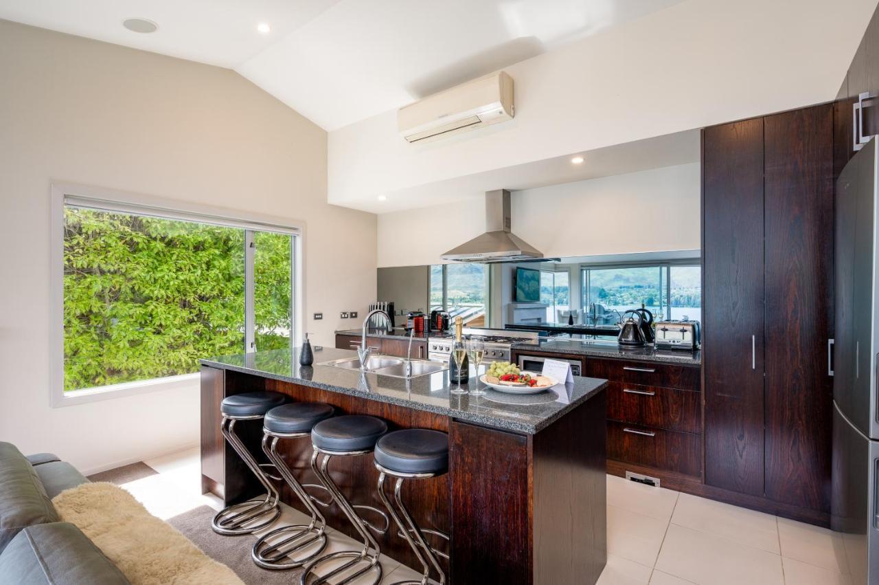 Luxury Lakeview Vista Apartment Wanaka Bagian luar foto